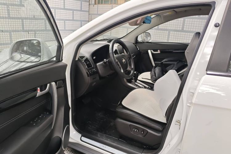 Used Chevrolet Captiva 2014 2.4L 4x4 Flagship Edition 7 Seats
