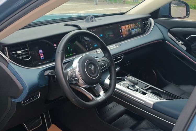 Used VOYAH FREE 2021 Four-Wheel Drive Standard Range-Extended Exclusive Luxury Package
