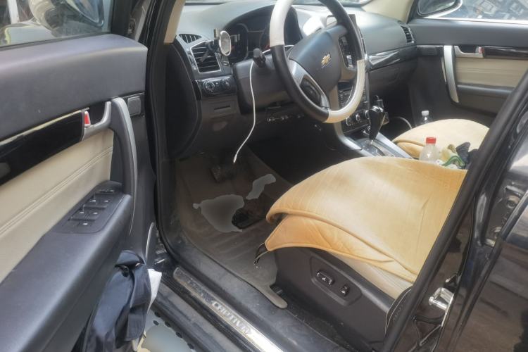 Used Chevrolet Captiva 2015 2.4L 4x4 Flagship Edition 7-Seater