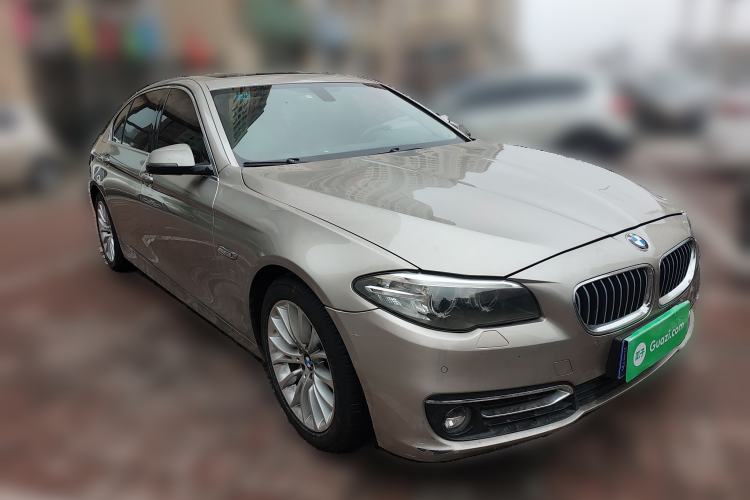 Used BMW 5 Series 2017 525Li Luxury Design Package Front Right 45 Deg