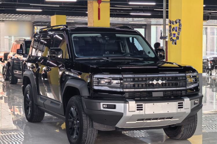 Used Formula Leopard 5 2023 Navigator Edition
