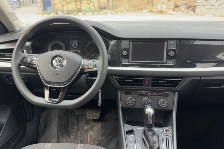 Used Volkswagen Lavida 2019 280TSI DSG Comfort Edition China VI standard Center Console