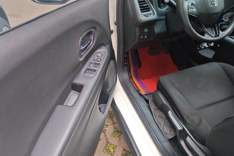 Used Honda Vezel 2015 1.5L CVT two-wheel drive Comfort trim Driver Seat