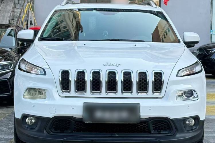 Used Jeep Cherokee 2016 2.0L Superior Edition