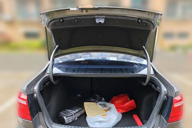 Used Volkswagen Bora 2015 Zhuihui Edition 1.6L Manual Comfort Model Trunk