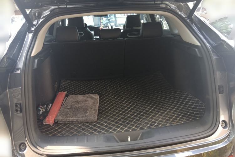 Used CHANGAN UNI-K 2024 2.0T Two-Wheel Drive YueShang Trim Trunk