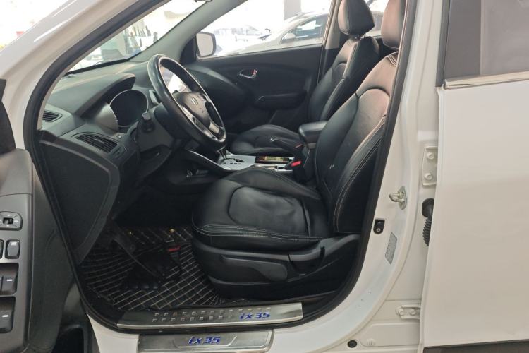 Used Hyundai ix35 2015 2.0L Automatic 2WD Smart Type China IV