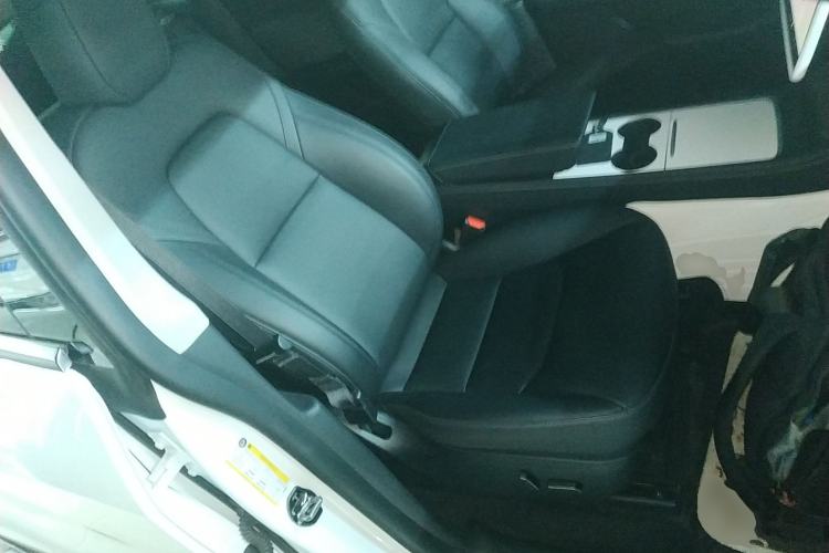 Used Tesla Model Y 2023 Long-Range All-Wheel-Drive Version