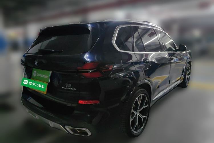 Used BMW X5 2023 xDrive 30Li Luxury M Sport Package
