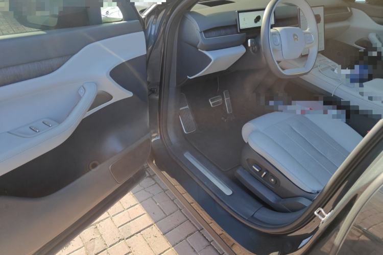 Used Nio ES8 2024 75 kWh Executive Edition Driver Seat