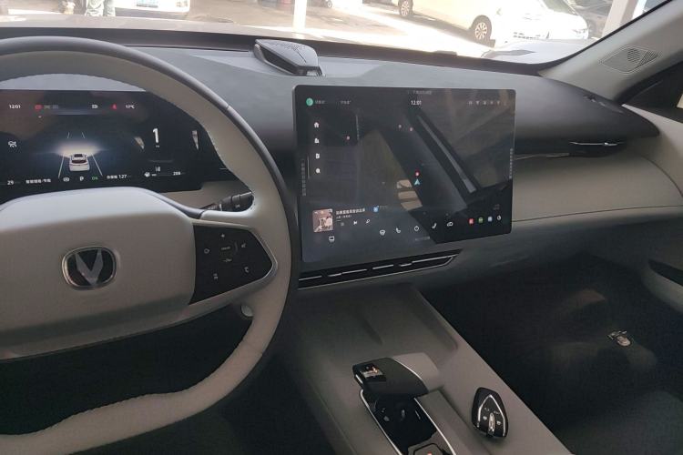 Used Changan UNI-Z New Energy 2024 Blue Whale Smart Electric iDD 125km Beyond Edition
