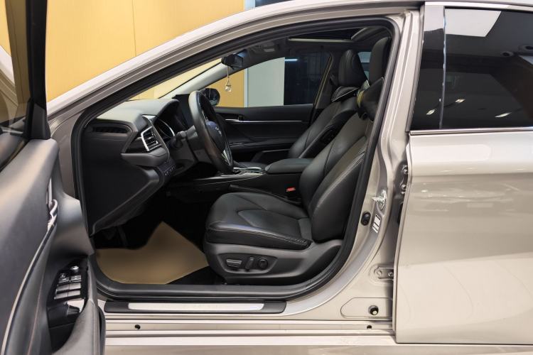 Used Toyota Camry 2021 2.0G Luxury Edition