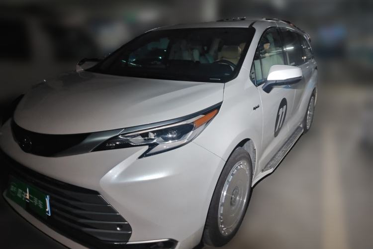 Used Toyota SIENNA 2024 2.5L Hybrid Platinum Edition