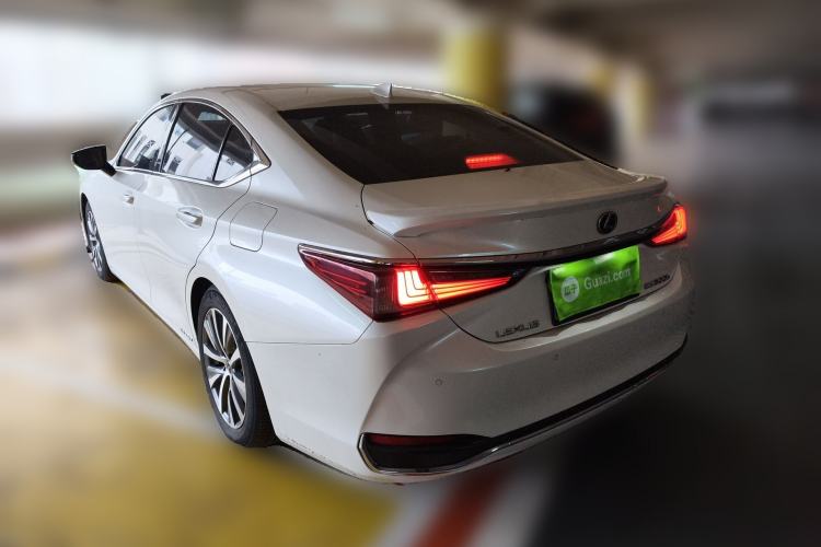 Used Lexus ES 2021 300h Excellence Edition