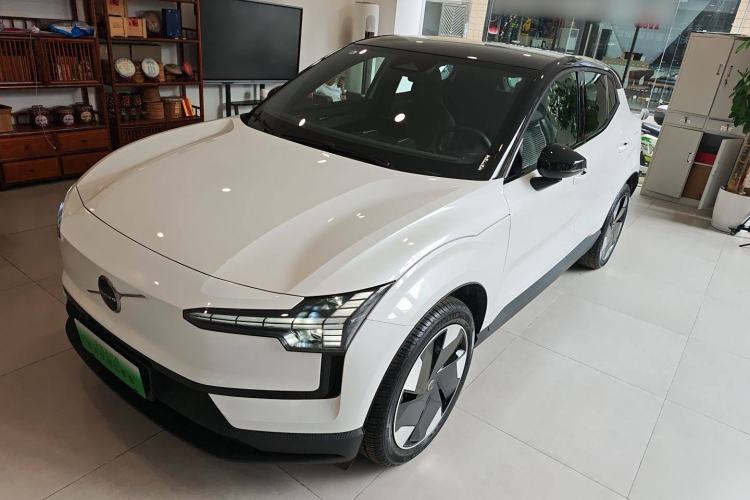 Used Volvo EX30 2025 Rear-Drive Long-Range Plus Model
