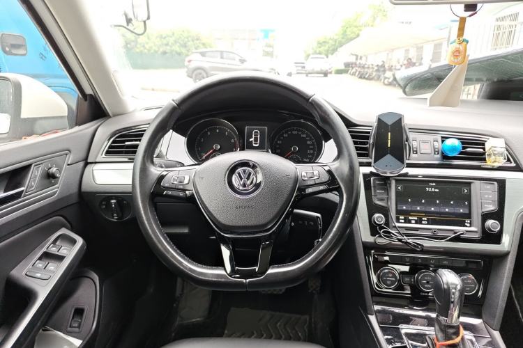 Used Volkswagen Lamando 2015 280TSI DSG Comfort Edition Steering Wheel