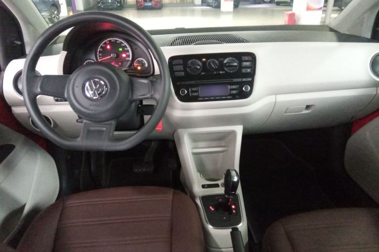 Used Volkswagen up! 2015 1.0L move up!