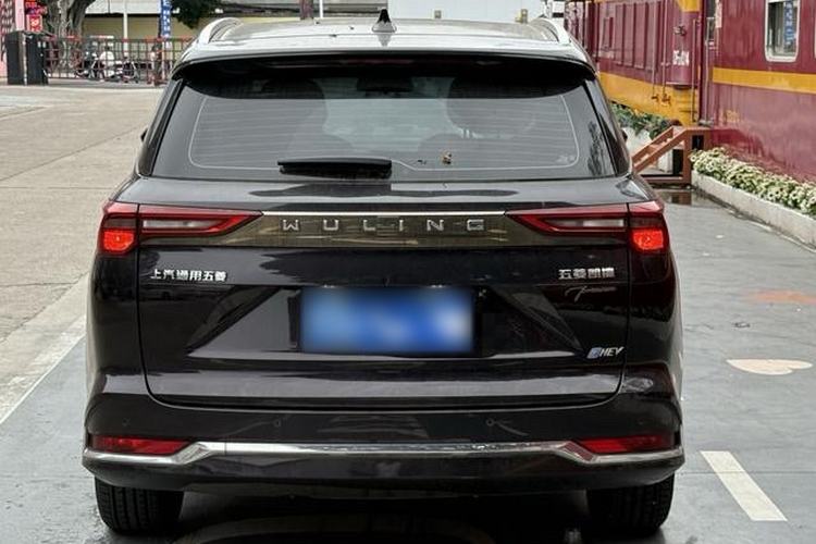 Used Wuling Victory 2023 2.0L DHT Deluxe Edition
