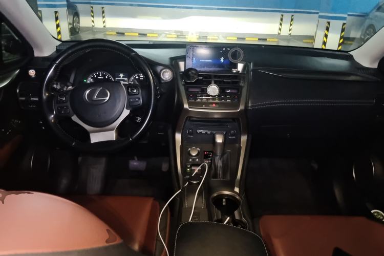 Used Lexus NX 2015 200T All-Wheel-Drive Fēngshàng Edition Interior 2