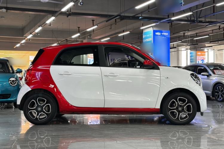 Used smart forfour 2018 0.9T 66 kW Pioneer Edition
