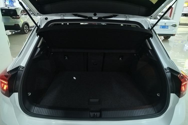 Used Volkswagen T-ROC 2019 230TSI DSG Two-Wheel-Drive Advanced Version China VI Standard
