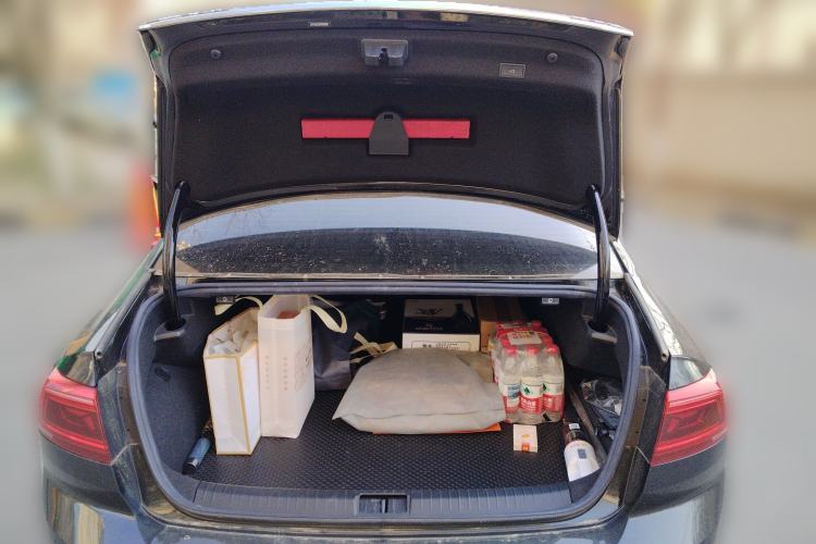 Used Volkswagen Magotan GTE Plug-in Hybrid 2022 GTE Luxury Model Trunk