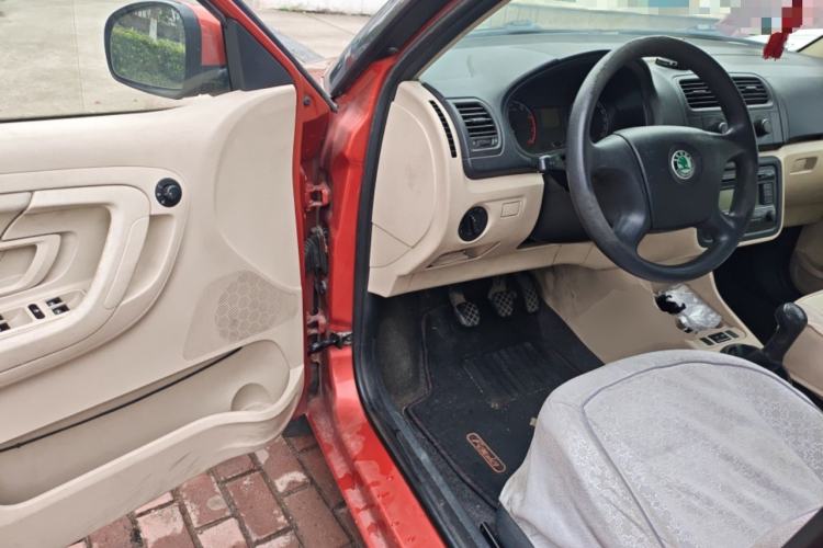 Used Skoda Fabia 2011 1.4L Manual Crystal Edition
