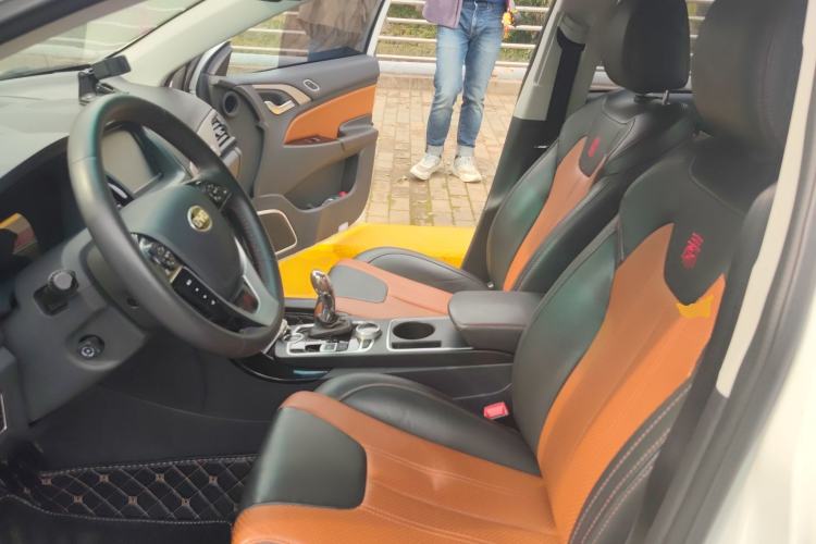 Used BYD Qin New Energy 2015 1.5T Dual-Crown Flagship Plus Edition
