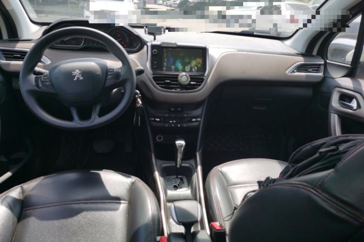 Used Peugeot 2008 2014 1.6L Automatic Fashion Edition Center Console