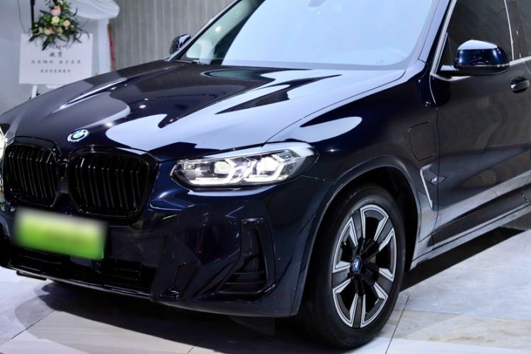 Used BMW iX3 2022 Leading Model Exterior 8