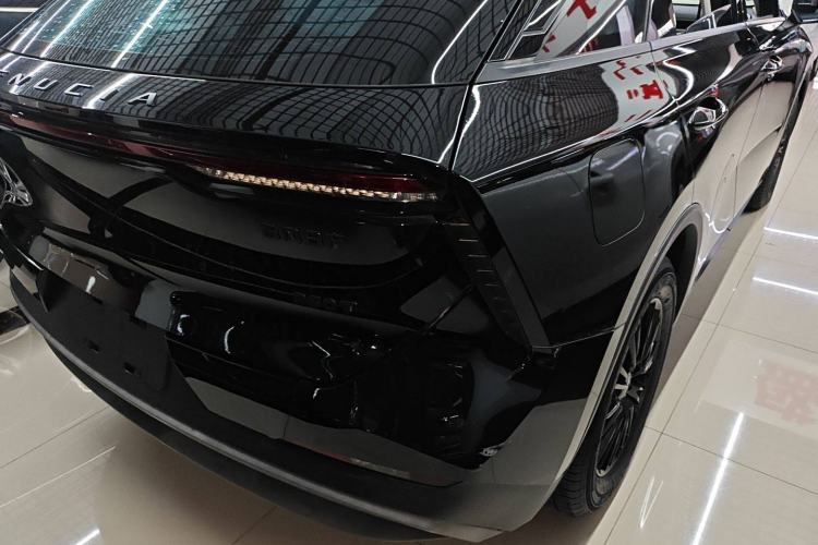 Used Venucia V 2022 260T Black Horse Edition · Idol