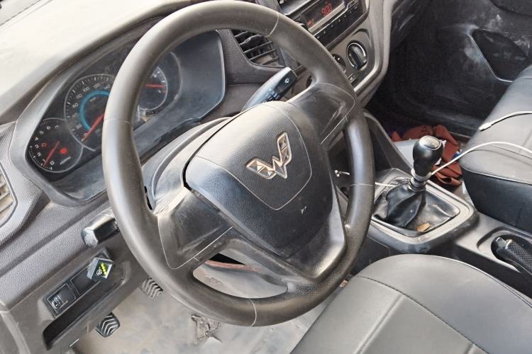 Used Wuling Hongguang V 2019 1.5L Enjoyment Version China VI LAR