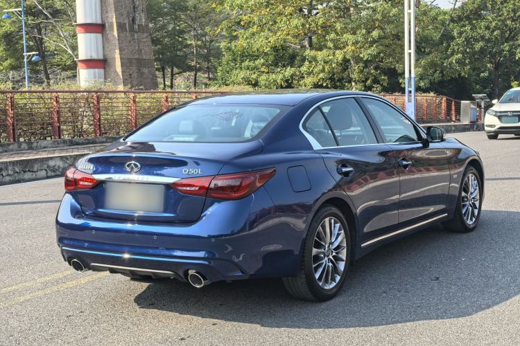 Used Infiniti Q50L 2018 2.0T Enjoyment Version China VI Standard