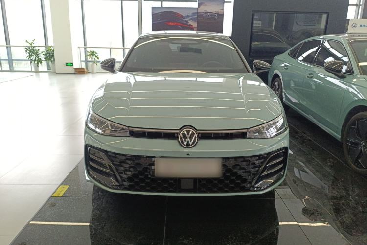 Used Volkswagen Passat 2025 Pro 380TSI Starry Dragon Luxury Edition
