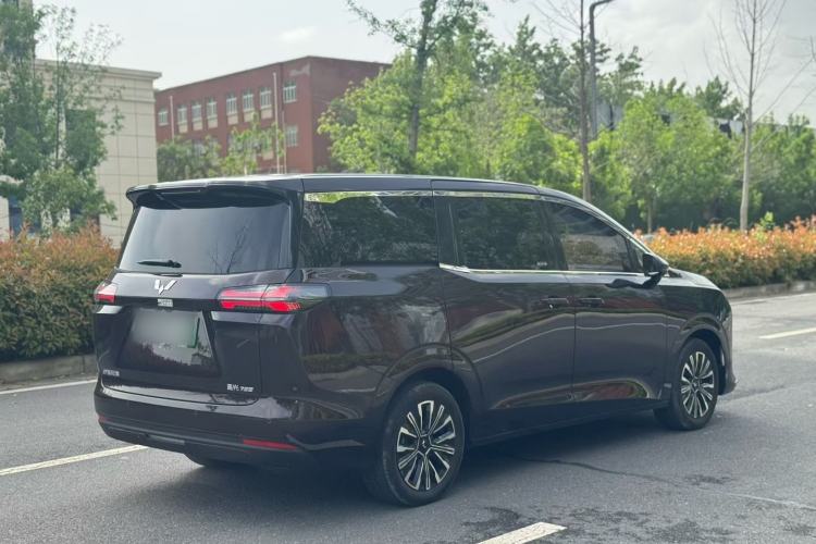 Used Wuling Starlight 730 2025 Model Pure Electric 500km Luxury Edition