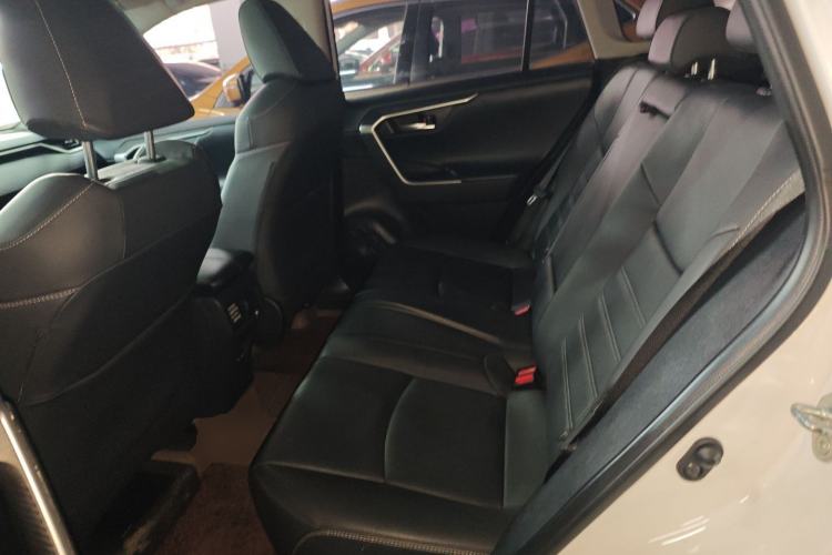 Used Toyota RAV4 2021 2.0L CVT 4x4 Style PLUS Edition
