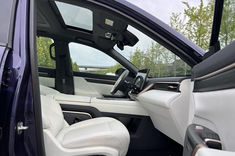 Used Dongfeng eπ eπ008 2024 210Max Range-Extended Version 6 Seats