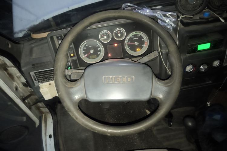 Used Iveco Daily 2014 2.5T-A35 NJ6484ACM47Z4