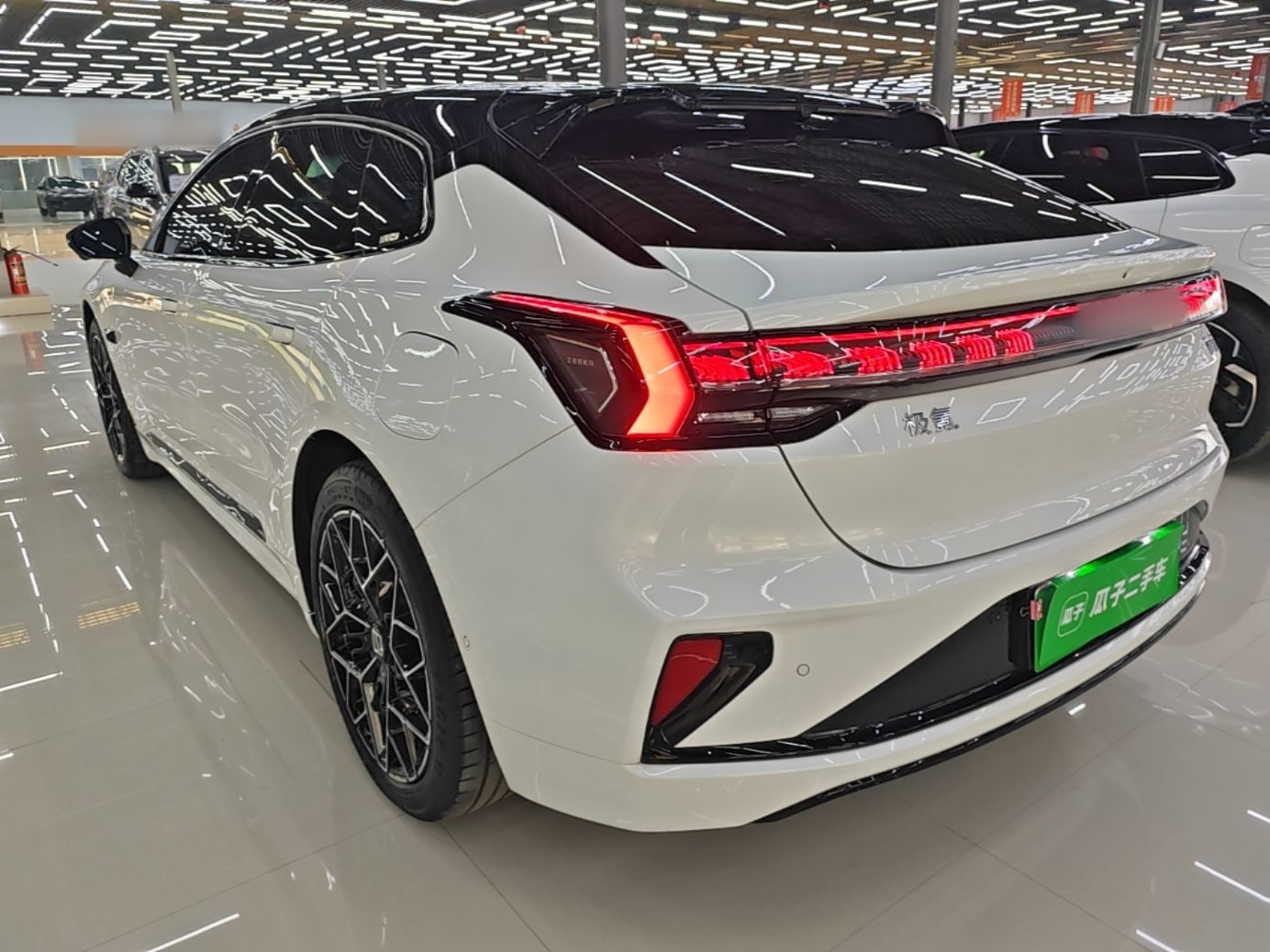 Zeekr 001 2024 WE Edition 100 kWh Rear-Drive — снимка 4