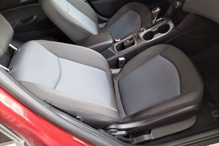 Used Chevrolet Cruze 2017 1.5L Automatic Pioneer Sunroof Edition Right Front Seat