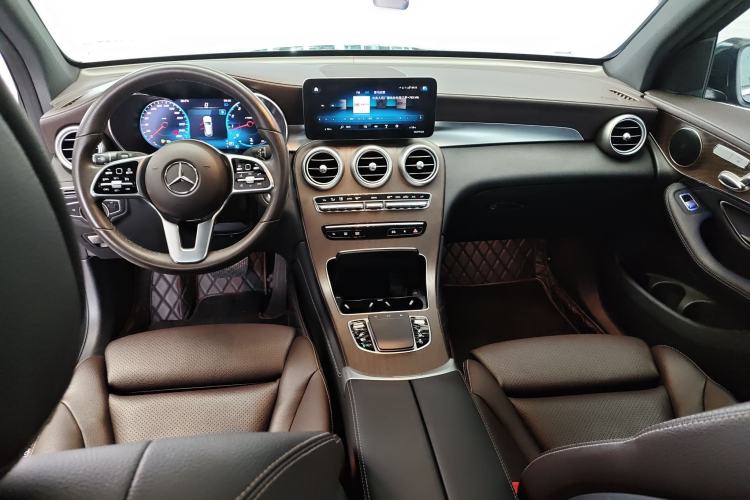 Used Mercedes-Benz GLC 2020 Facelift GLC 260 L 4MATIC Luxury Edition
