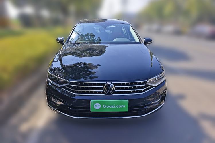 Used Volkswagen Magotan 2025 Revised Version Zhongxiang Edition 330TSI DSG Luxury Trim Front