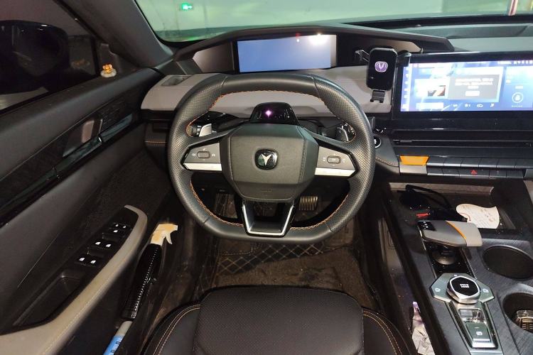 Used Changan UNI-V 2022 1.5T Prestige Version