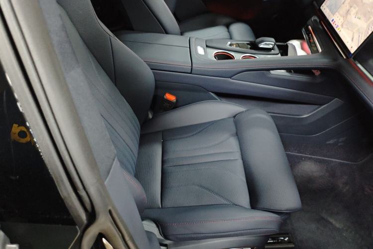 Used Zeekr 001 2026 Model 103° Rear-Drive Max Version Right Front Seat