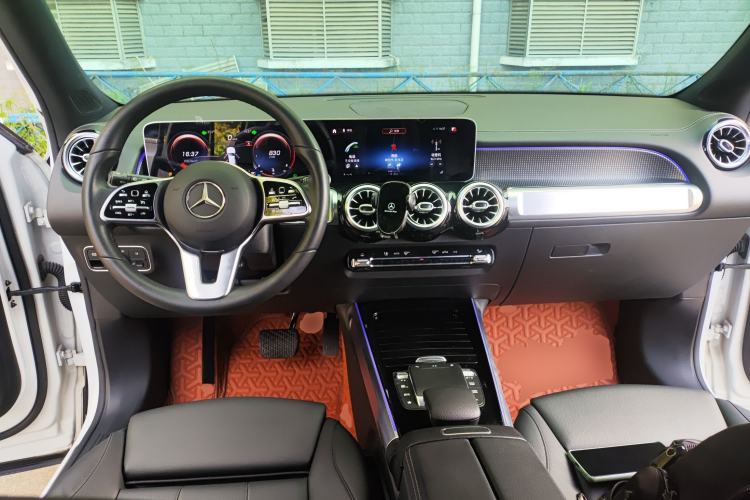 Used Mercedes-Benz GLB 2020 Facelift GLB 200 Fashion Edition Center Console