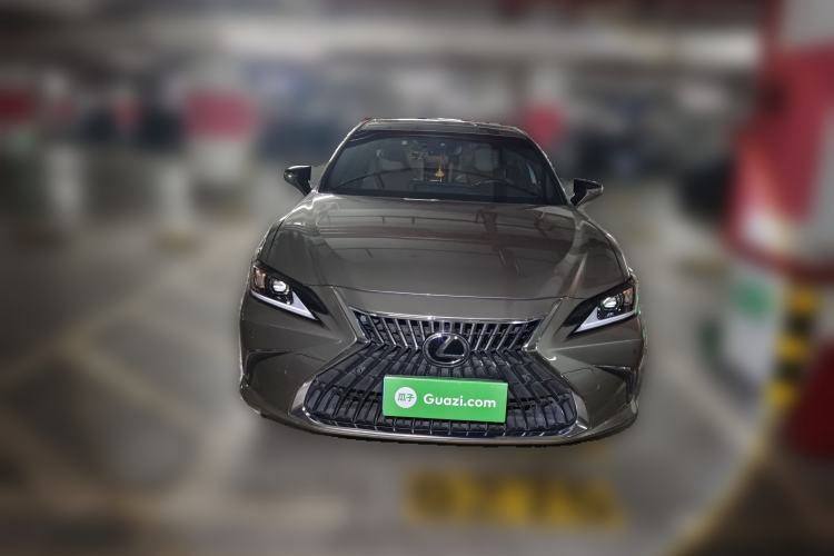 Used Lexus ES 2022 300h Excellence Edition
