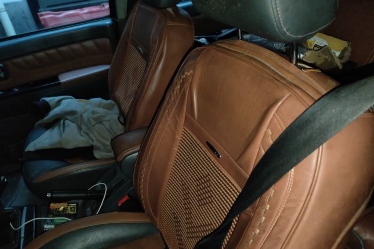 Used Great Wall Wingle 5 2013 2.8T European Version Two-Wheel Drive Elite Version Big Double-Cab GW2.8TC Left Front Seat