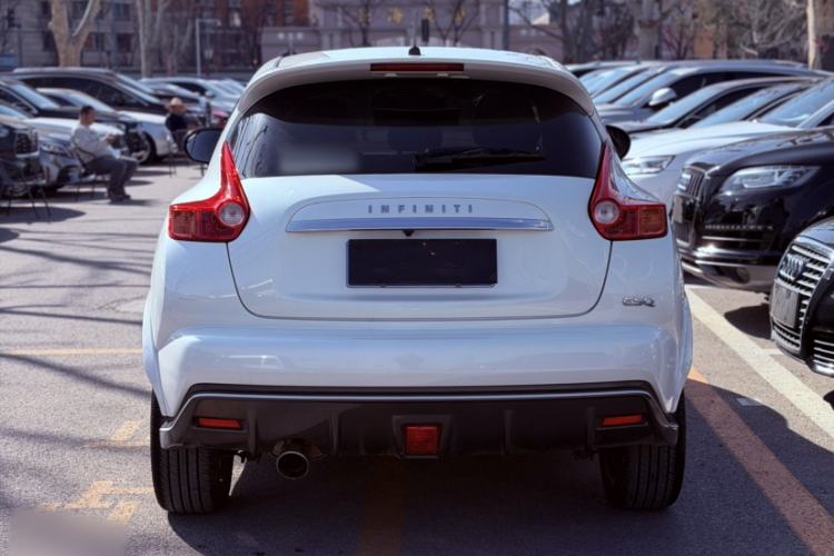 Used Infiniti ESQ 2014 1.6L Spontaneous Edition
