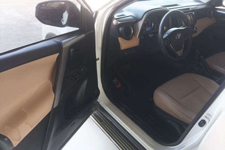 Used Toyota RAV4 2016 2.0L CVT Two-Wheel Drive Fashion Edition China V Standard