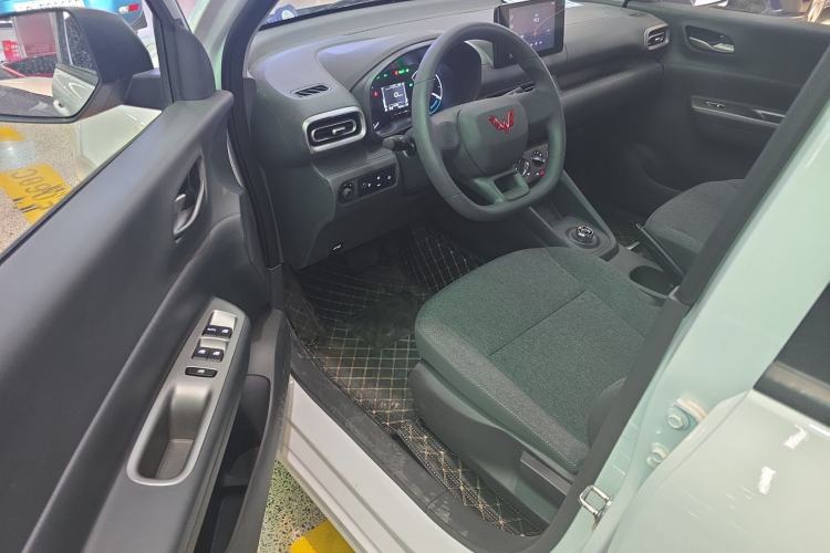 Used Wuling Hongguang New Energy 2025 Extended-Range Hybrid 50KM Comfort Version Driver Seat